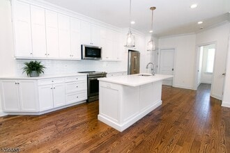 29 Euclid Ave in Summit, NJ - Building Photo - Building Photo