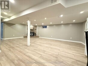 19 Baylawn Dr in Toronto, ON - Building Photo - Building Photo