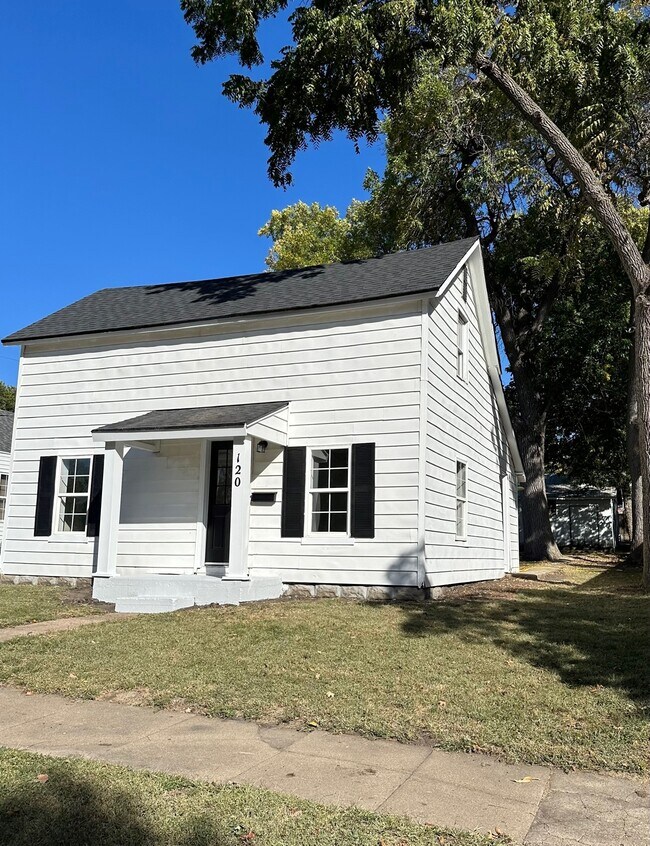 120 S 4th St Rentals in Sabetha, KS