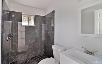 3813 N 8th Ct, Unit 6 in McAllen, TX - Building Photo - Building Photo