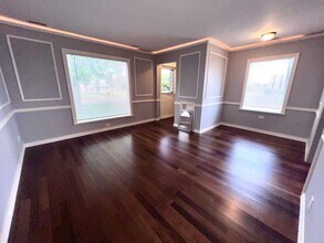 30105 Alger St in Madison Heights, MI - Building Photo - Building Photo