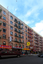 65 Bayard St in New York, NY - Building Photo - Building Photo