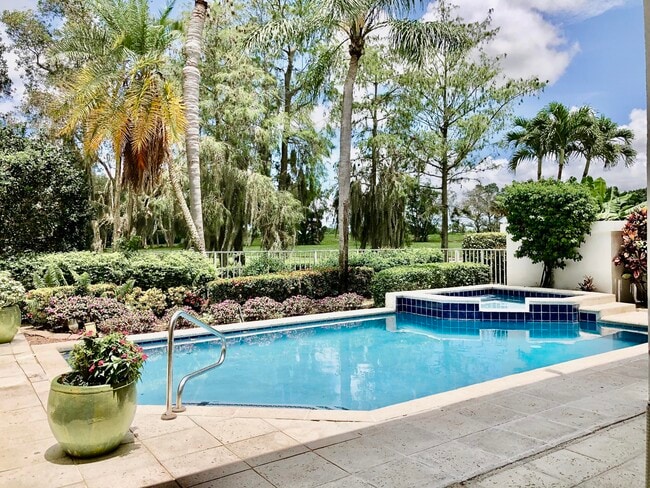 2313 Golf Brook Dr in Wellington, FL - Building Photo - Building Photo