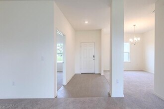 4208 NE 15th Pl in Cape Coral, FL - Foto de edificio - Building Photo