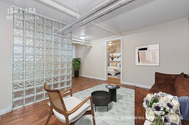 property at 1030 N Pearl St