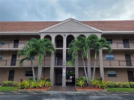 2700 Coral Springs Dr in Coral Springs, FL - Building Photo