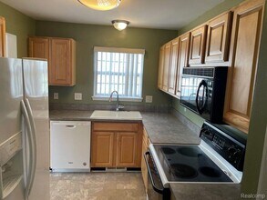 45538 Warwick Dr in Macomb, MI - Building Photo - Building Photo