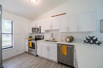 1194 Hyacinth Pl in Wellington, FL - Building Photo - Building Photo
