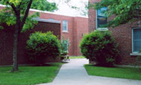 Bishop Gibbons Apartments in North Tonawanda, NY - Foto de edificio