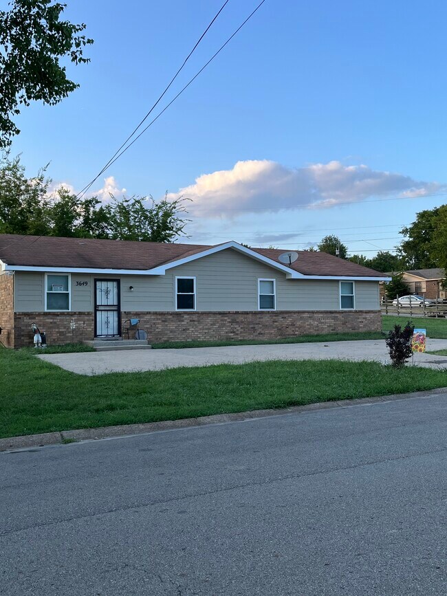 3651 Village Trl Rentals in Nashville, TN