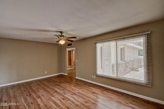 1030 E Manhatton Dr, Unit 503 in Tempe, AZ - Building Photo - Building Photo