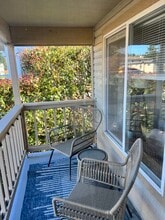 610 Glen St, Unit #2 in Edmonds, WA - Foto de edificio - Building Photo