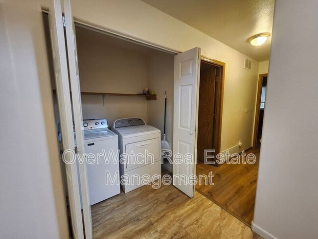 4041 Lunar Dr in Anchorage, AK - Building Photo - Building Photo