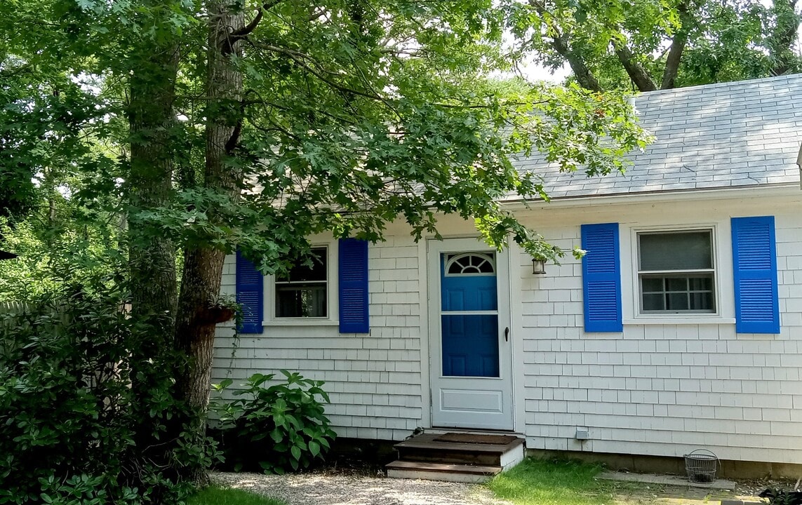 974 Millstone Rd, Unit Cozy Cottage in Brewster, MA - Building Photo