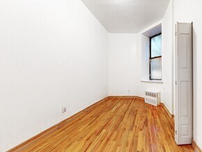 West 116th Street, Unit 1A in New York, NY - Building Photo - Building Photo