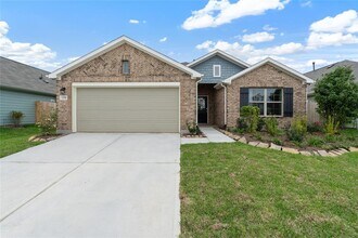 1206 Colt Canyon Dr in Alvin, TX - Building Photo - Building Photo