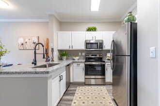 Westmount at Eldridge in Houston, TX - Building Photo - Interior Photo