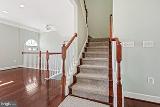 6244 Summit Point Ct in Alexandria, VA - Foto de edificio - Building Photo