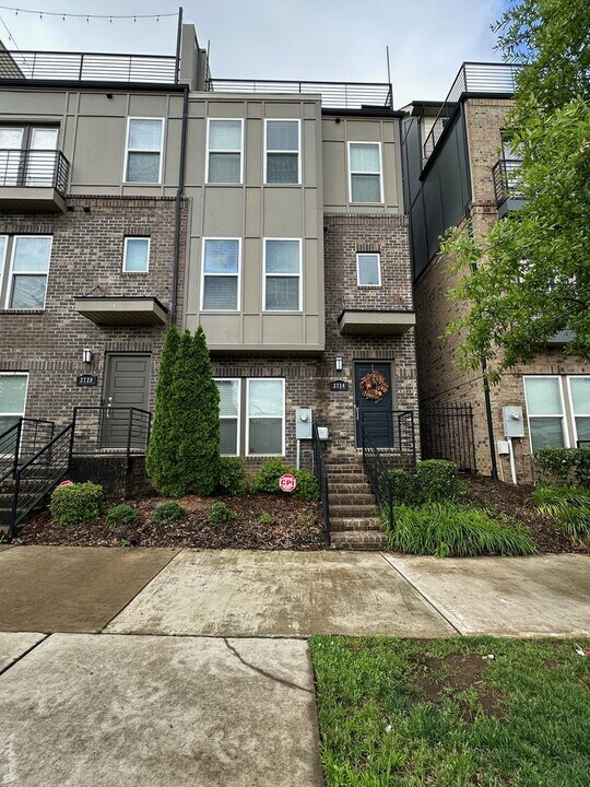 2724 Grand Union Way in Charlotte, NC - Building Photo