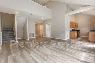 7957 Parallel Pkwy in Kansas City, KS - Building Photo - Building Photo