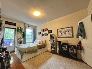 164 Thorndike St, Unit 2 in Brookline, MA - Building Photo - Building Photo