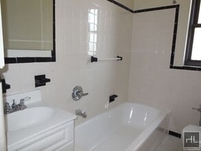 GRAND CONCOURSE in Bronx, NY - Building Photo - Building Photo