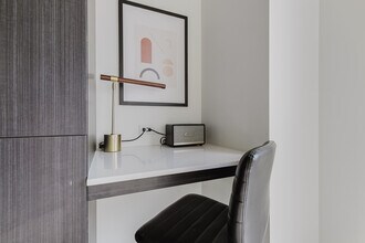 343 W Schiller St in Chicago, IL - Building Photo - Building Photo