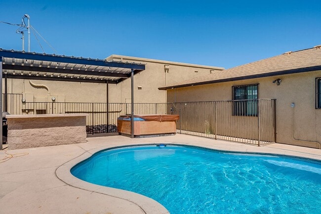 720 E. Lester St.