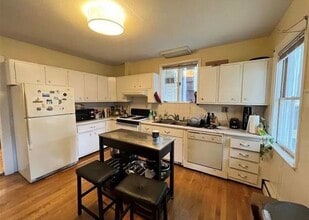 282 Summer St, Unit 1 in Somerville, MA - Building Photo - Building Photo