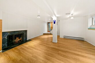 2655 8th Ave W in Seattle, WA - Foto de edificio - Building Photo