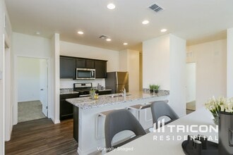 4578 W Saddlebush Way in Queen Creek, AZ - Foto de edificio - Building Photo
