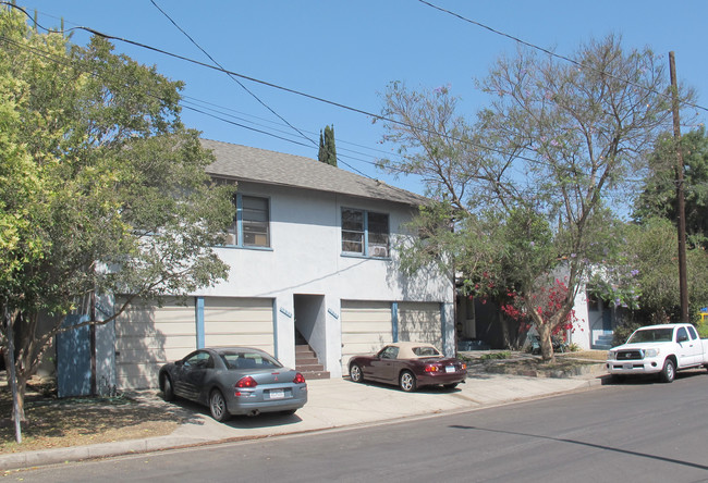 10900 Otsego St in North Hollywood, CA - Building Photo - Building Photo