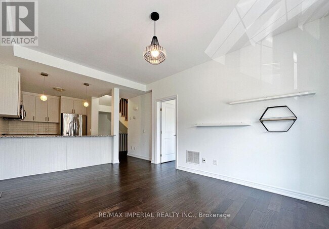 2299 Natasha Cir in Oakville, ON - Building Photo - Building Photo