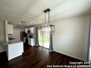 9142 Valley Ridge in San Antonio, TX - Building Photo - Building Photo