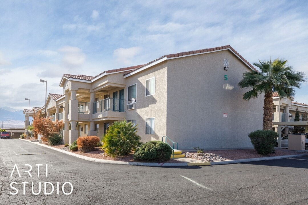 100 Pulsipher Ln in Mesquite, NV - Foto de edificio