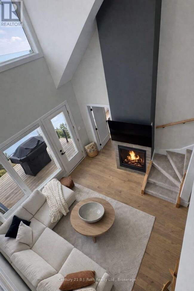 11 Tree Tops Ln in Huntsville, ON - Building Photo - Building Photo