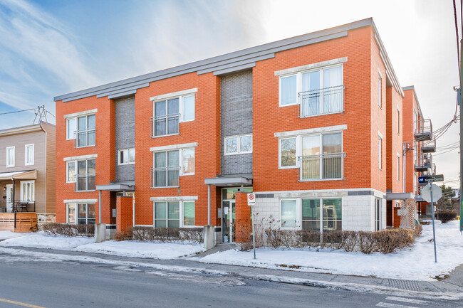 2885 Notre-Dame Rue in Lachine, QC - Building Photo - Building Photo