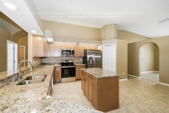 18421 Eastwyck Dr in Tampa, FL - Foto de edificio - Building Photo