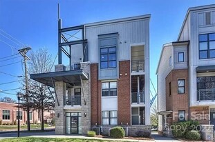 911 E 8th St, Unit 911 in Charlotte, NC - Building Photo