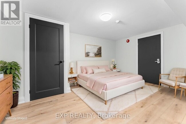 952 Main St E in Hamilton, ON - Building Photo - Building Photo