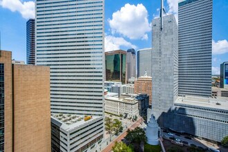 1555 Elm St in Dallas, TX - Building Photo - Building Photo
