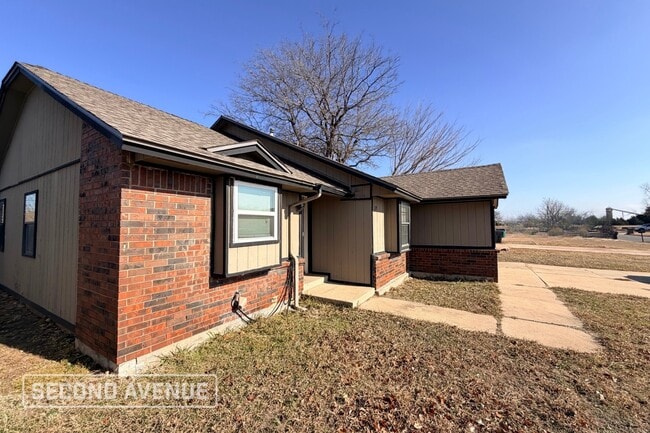 329 NW 119th St in Oklahoma City, OK - Building Photo - Building Photo