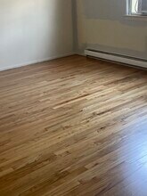 3 Windsor Ter, Unit E in Freehold, NJ - Building Photo - Building Photo