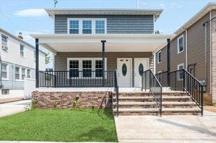 10709 220th St, Unit 1 in Queens Village, NY - Building Photo