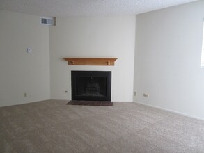 18411 Hatteras St in Los Angeles, CA - Building Photo - Building Photo