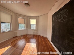 27 Durham St in Somerville, MA - Building Photo - Building Photo