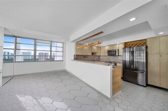 2750 NE 183rd St, Unit # 1909 in Aventura, FL - Building Photo - Building Photo