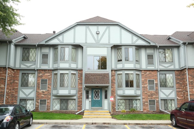 Fox Glen Apartments in Saginaw, MI - Foto de edificio - Building Photo