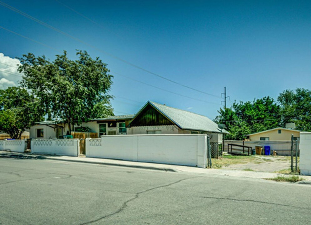 920 Texas Dr in Las Cruces, NM - Building Photo