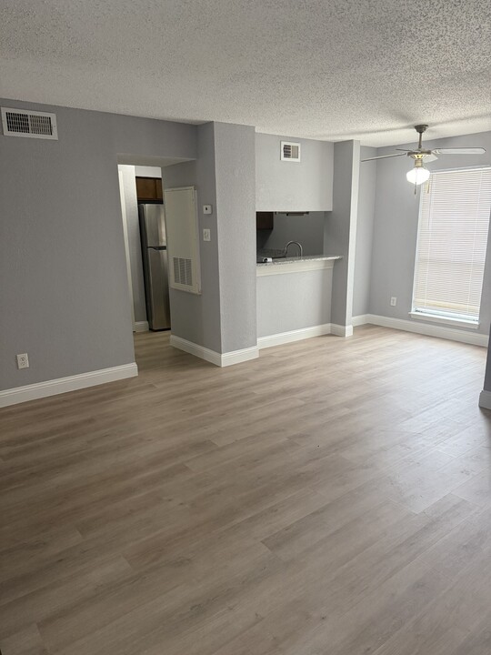 12482 Abrams Rd in Dallas, TX - Building Photo